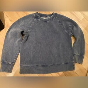 Brand new acid wash free people sweater 🤍